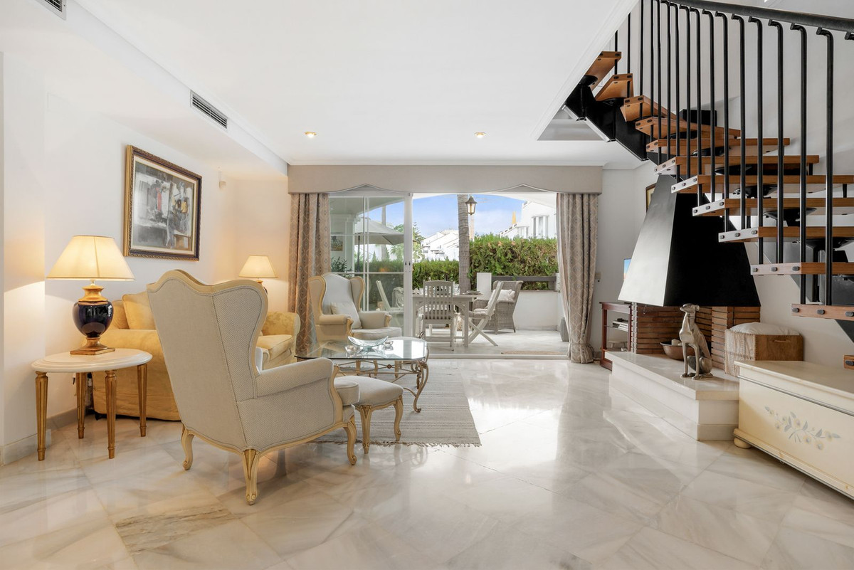 3 Bed Townhouse for sale in The Golden Mile Costa Del Sol, Málaga, Spain