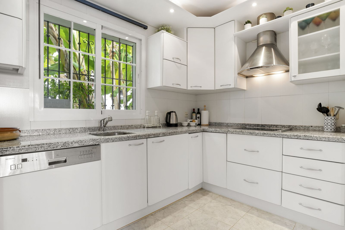 3 Bed Townhouse for sale in The Golden Mile Costa Del Sol, Málaga, Spain