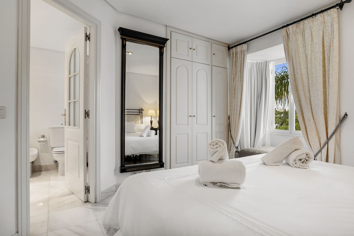 3 Bed Townhouse for sale in The Golden Mile Costa Del Sol, Málaga, Spain