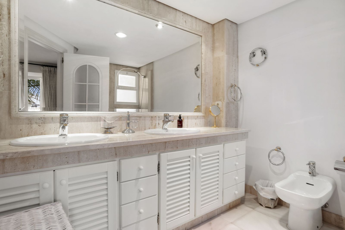 3 Bed Townhouse for sale in The Golden Mile Costa Del Sol, Málaga, Spain