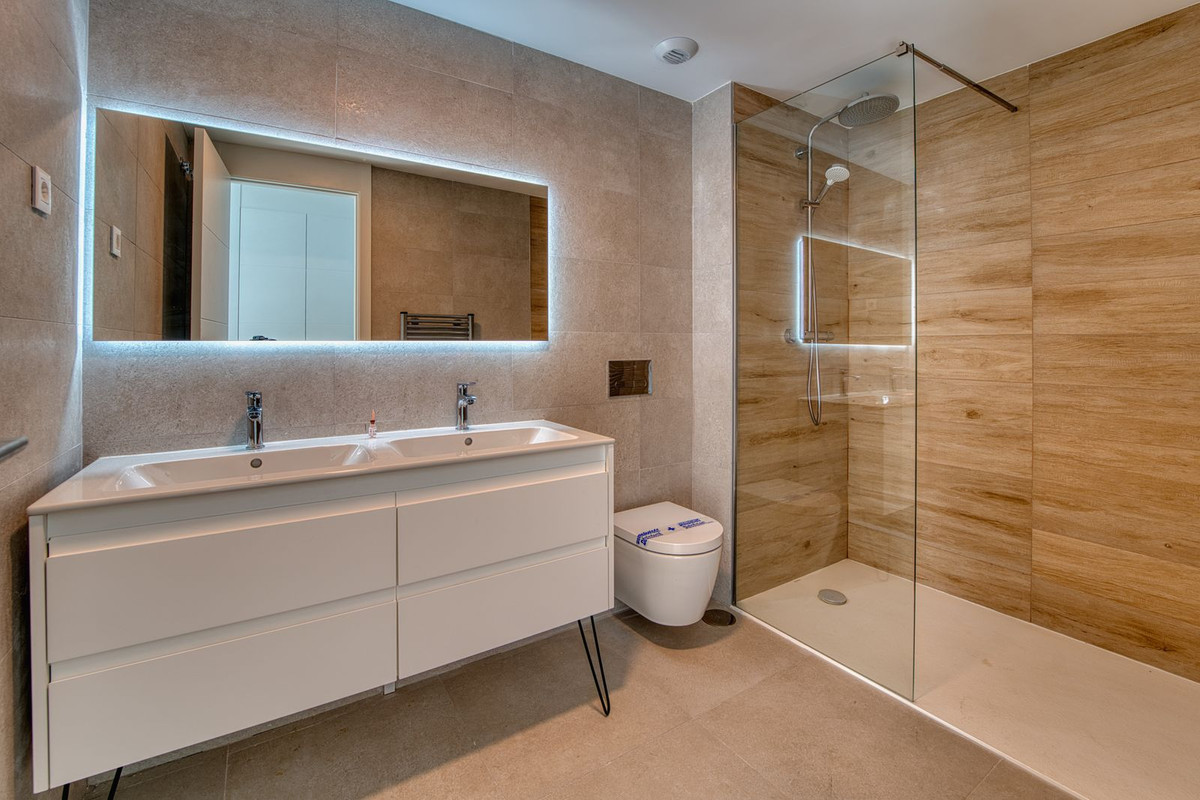 3 Bed Apartment for sale in Torremolinos Costa Del Sol, Málaga, Spain