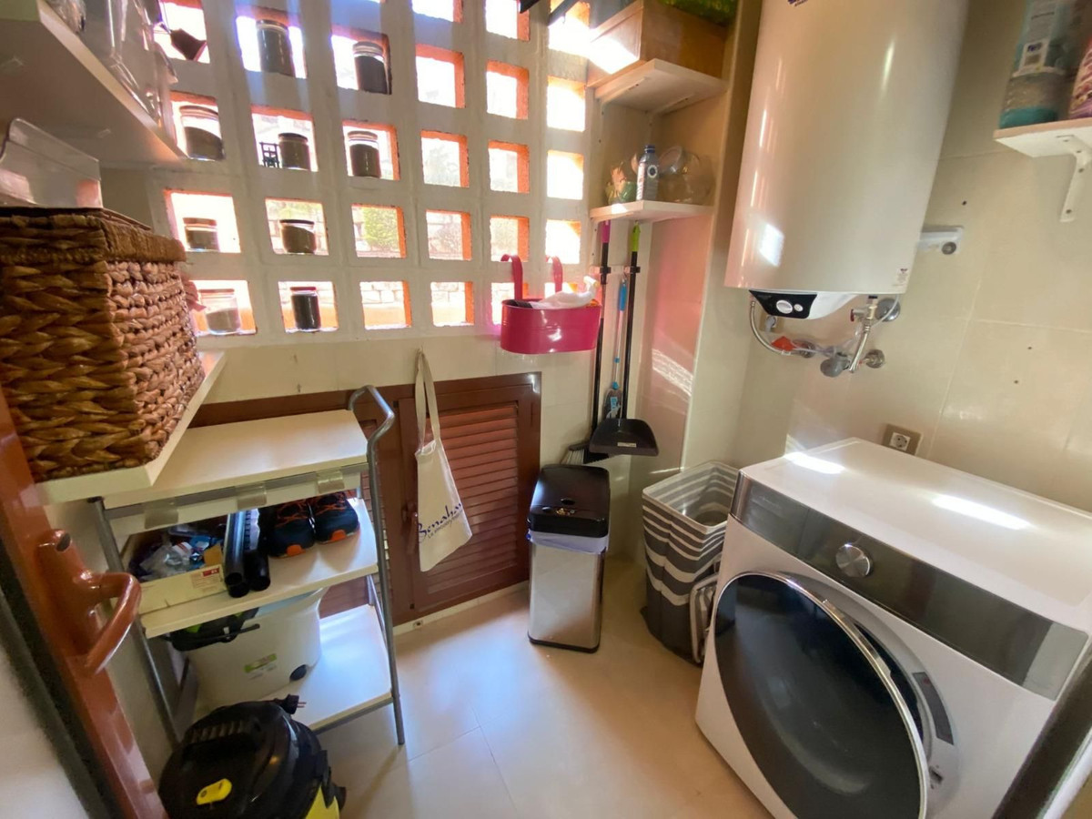 3 Bed Apartment for sale in Benahavís Costa Del Sol, Málaga, Spain