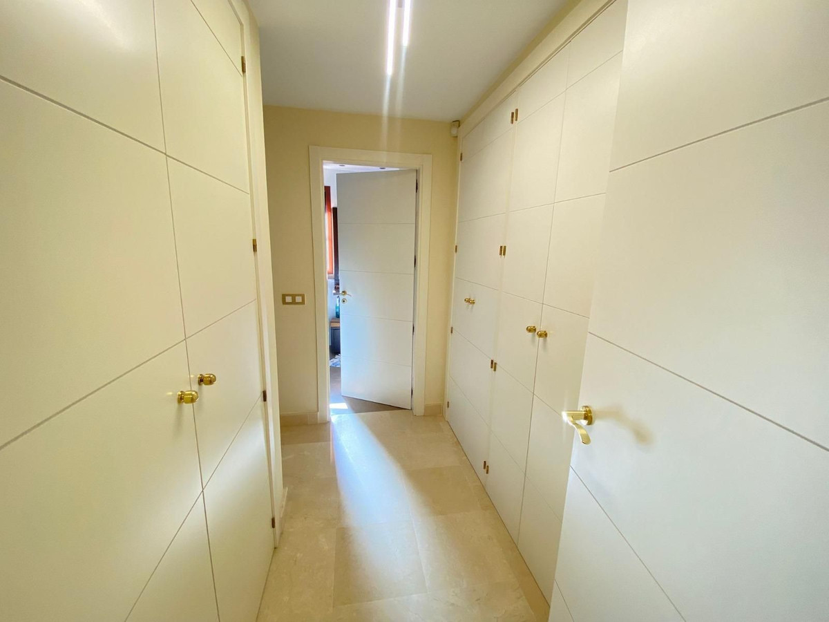 3 Bed Apartment for sale in Benahavís Costa Del Sol, Málaga, Spain