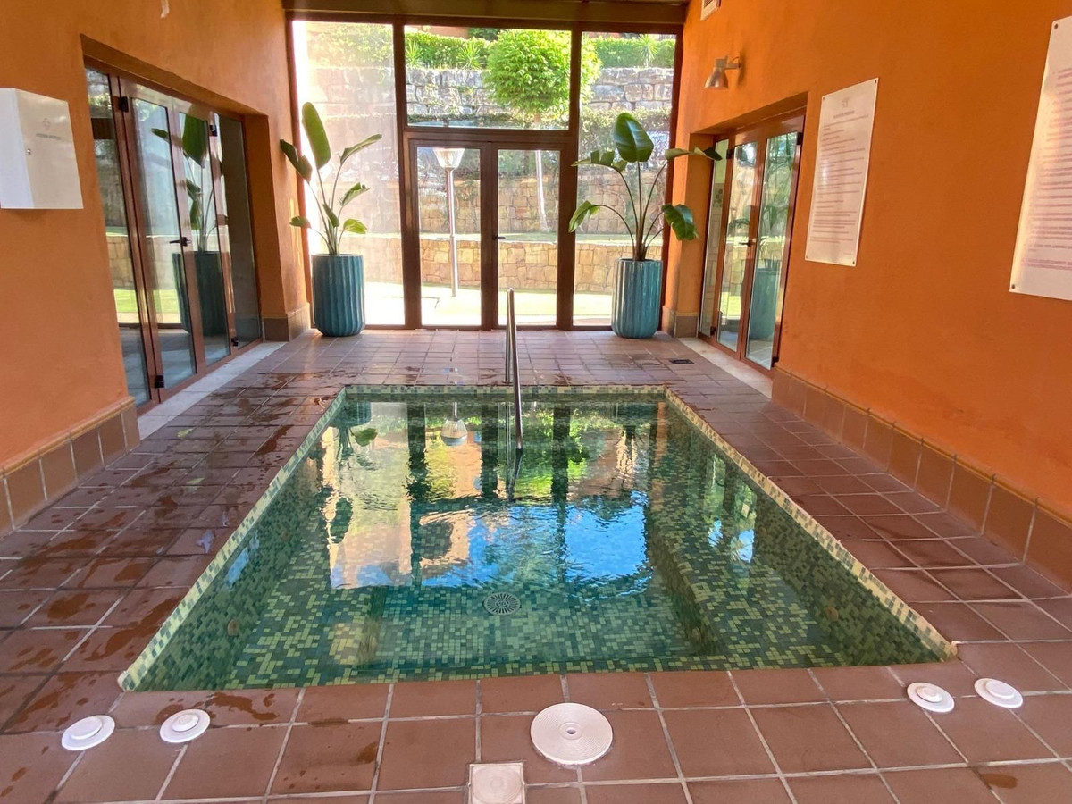 3 Bed Apartment for sale in Benahavís Costa Del Sol, Málaga, Spain