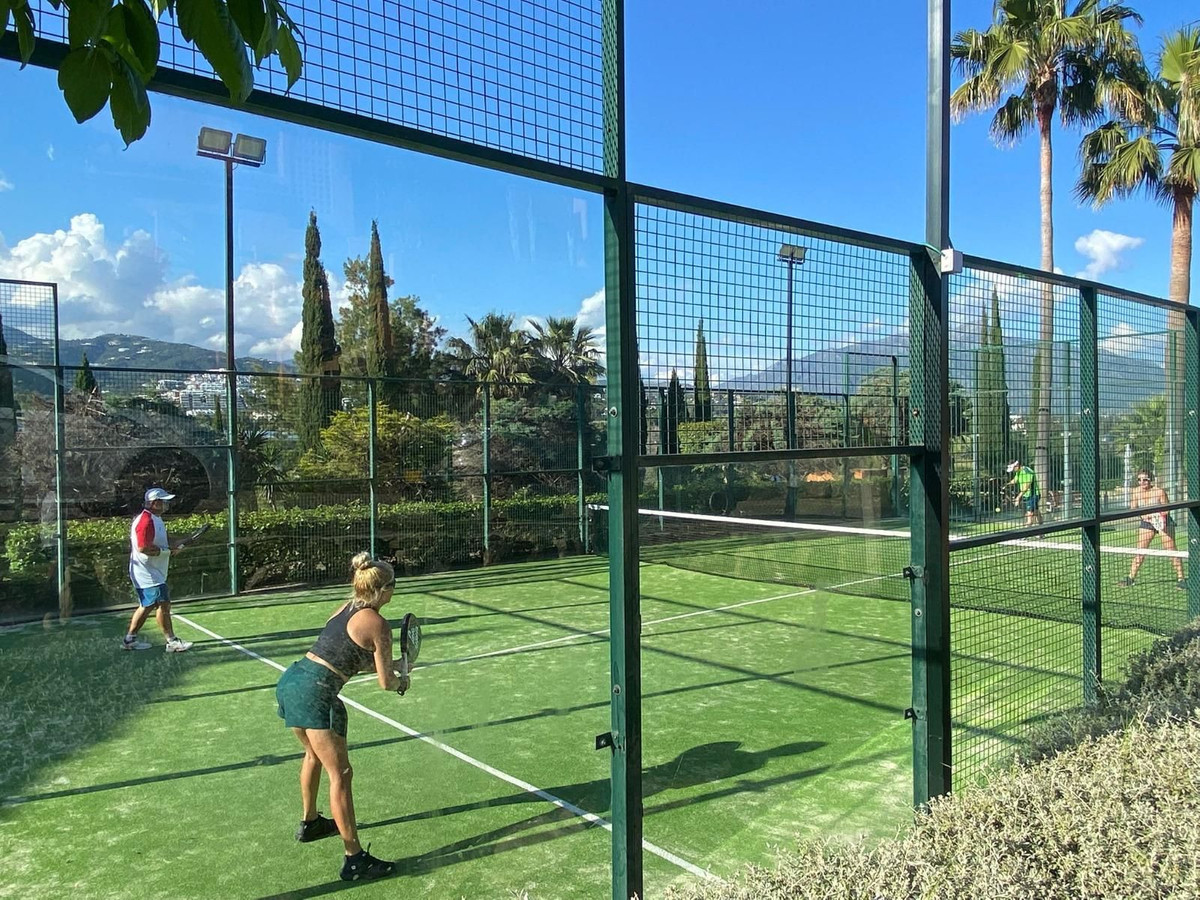3 Bed Apartment for sale in Benahavís Costa Del Sol, Málaga, Spain