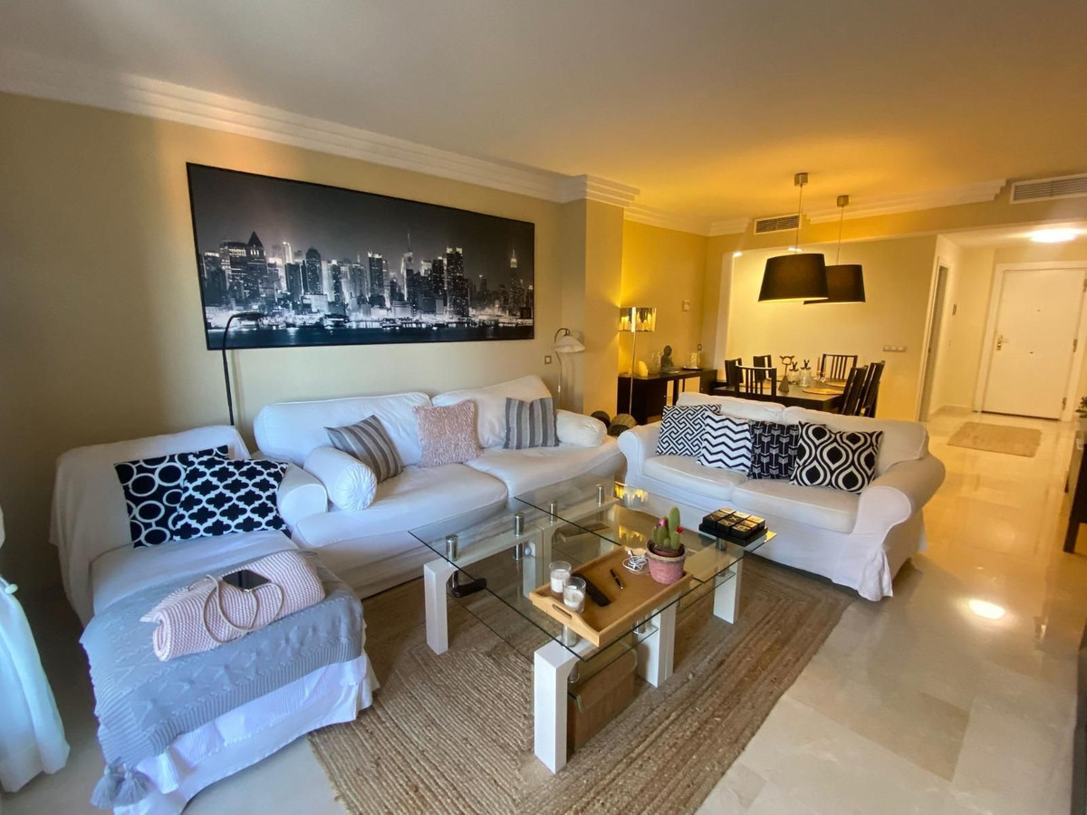 3 Bed Apartment for sale in Benahavís Costa Del Sol, Málaga, Spain