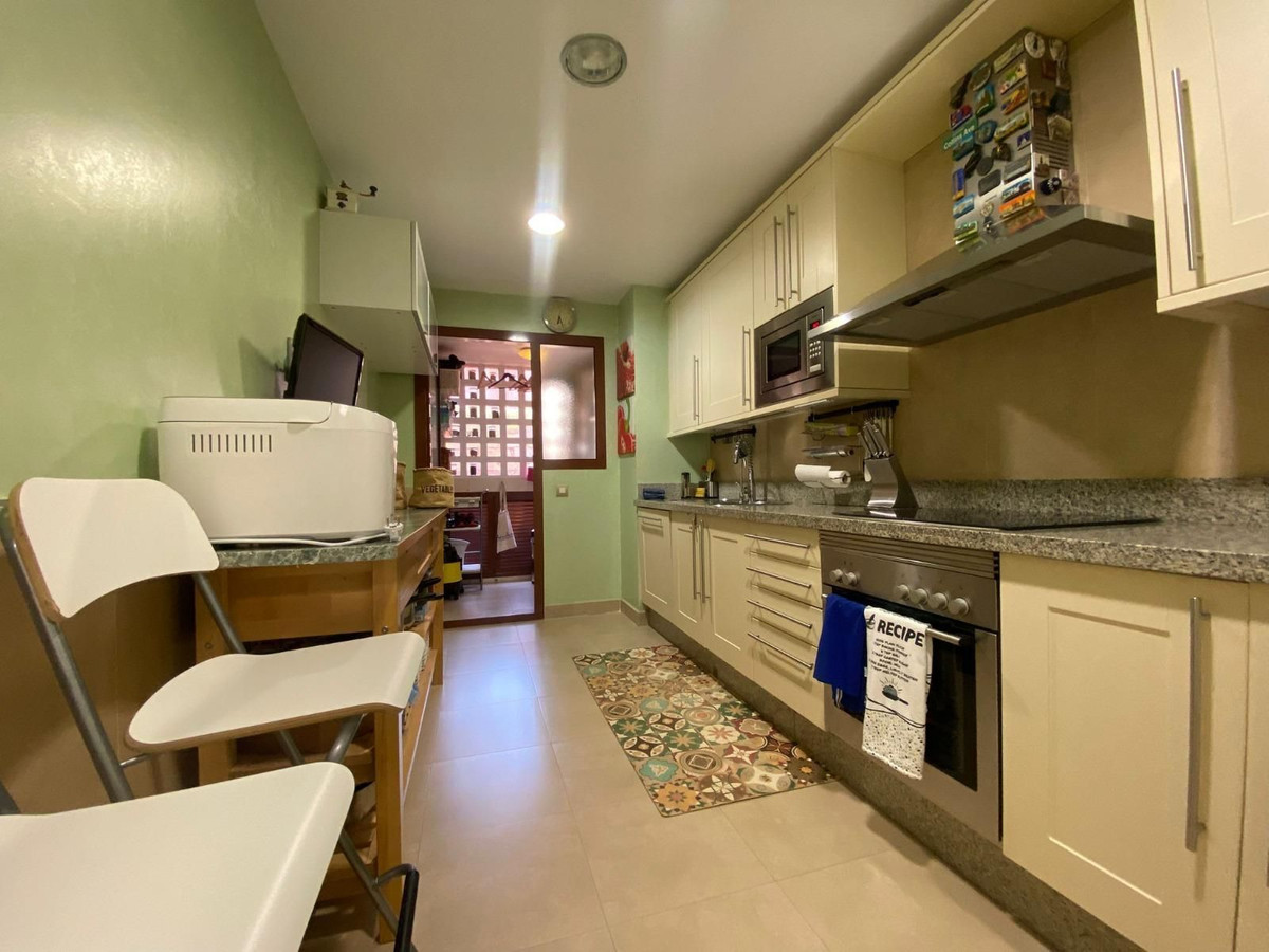 3 Bed Apartment for sale in Benahavís Costa Del Sol, Málaga, Spain