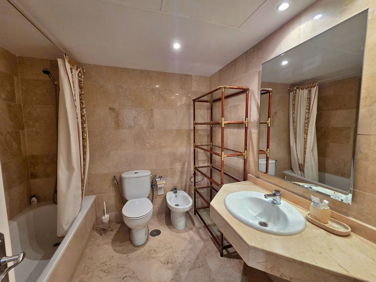 2 Bed Apartment for sale in Puerto Banús Costa Del Sol, Málaga, Spain