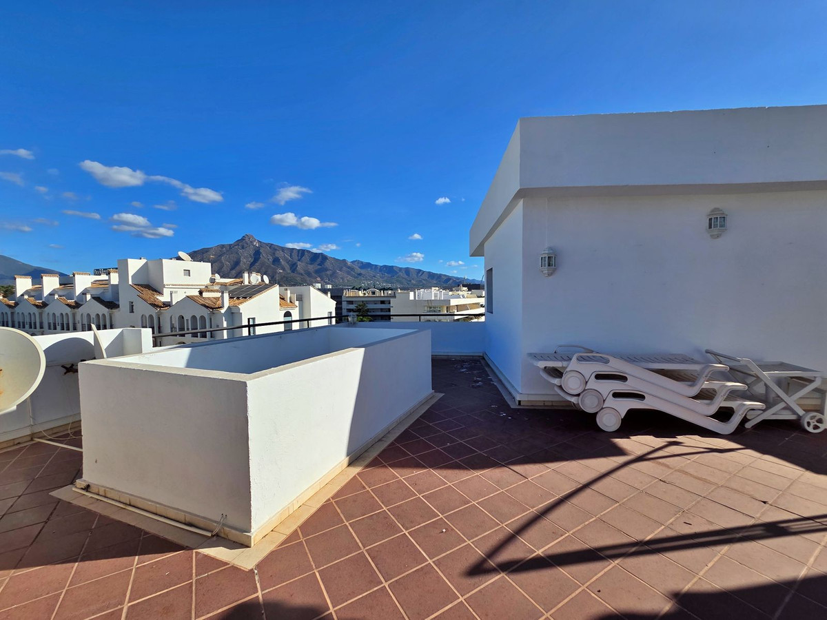 2 Bed Apartment for sale in Puerto Banús Costa Del Sol, Málaga, Spain