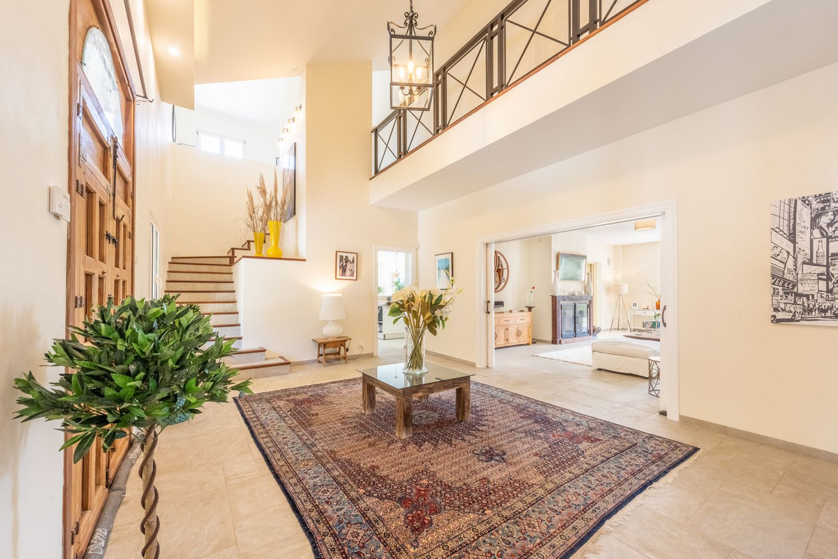 Se vende Villa - Chalet de 7 dormitorios en Costa Del Sol, Cadiz, España