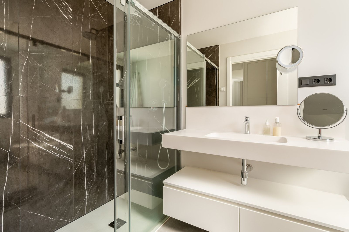 Se vende Apartamento Planta Baja de 3 dormitorios en Costa Del Sol, Málaga, España