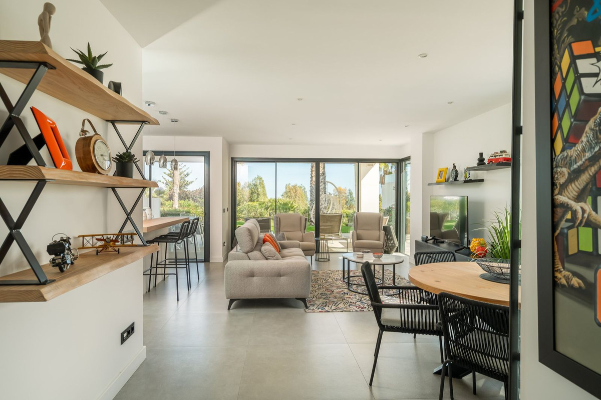 Se vende Apartamento Planta Baja de 3 dormitorios en Costa Del Sol, Málaga, España