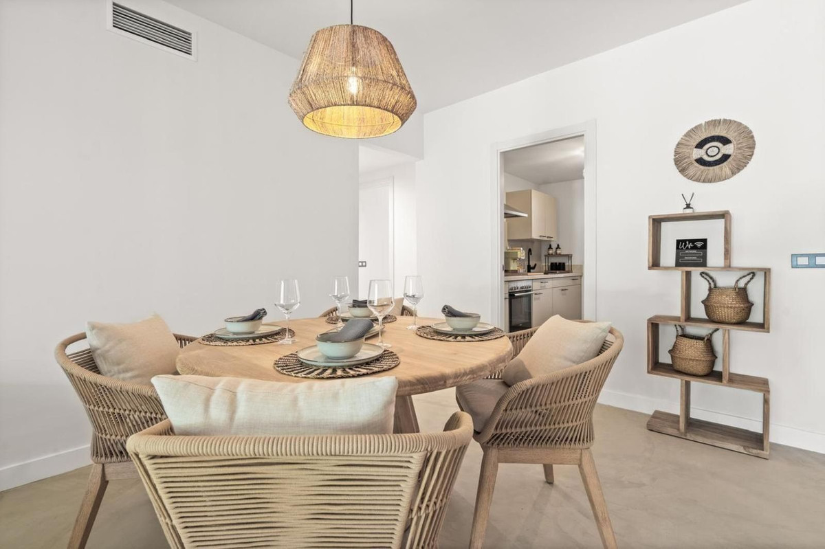 2 Bed Apartment for sale in El Paraiso Costa Del Sol, Málaga, Spain