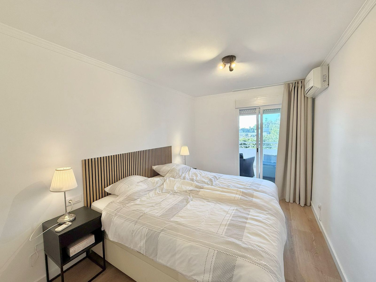 Se vende Apartamento Planta Media de 2 dormitorios en Costa Del Sol, Málaga, España