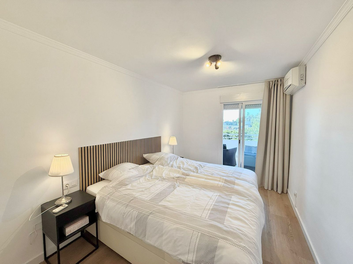 Se vende Apartamento Planta Media de 2 dormitorios en Costa Del Sol, Málaga, España