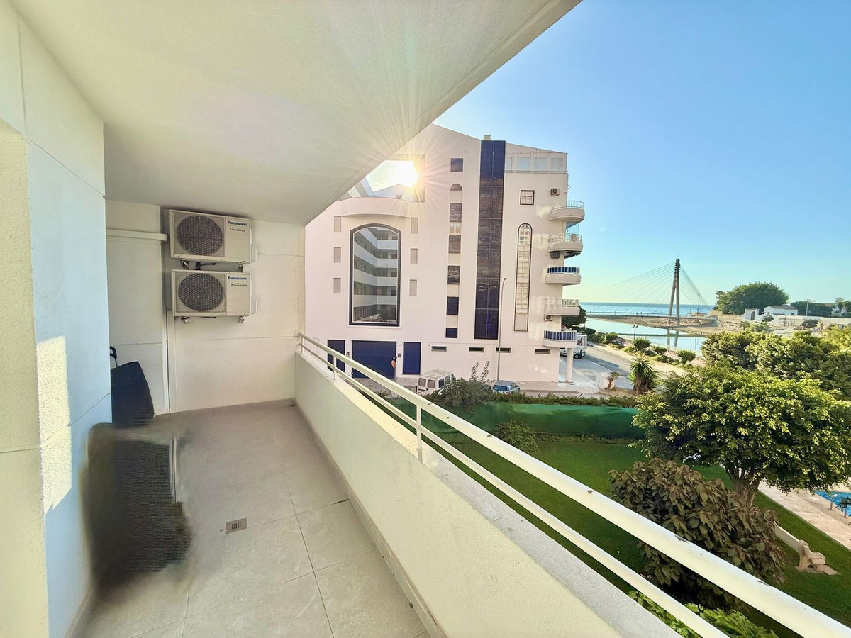 Se vende Apartamento Planta Media de 2 dormitorios en Costa Del Sol, Málaga, España