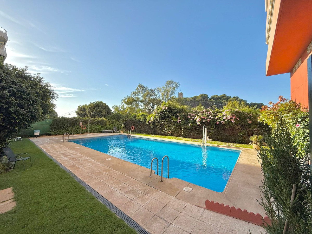 Se vende Apartamento Planta Media de 2 dormitorios en Costa Del Sol, Málaga, España