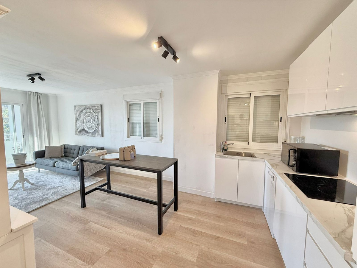 Se vende Apartamento Planta Media de 2 dormitorios en Costa Del Sol, Málaga, España