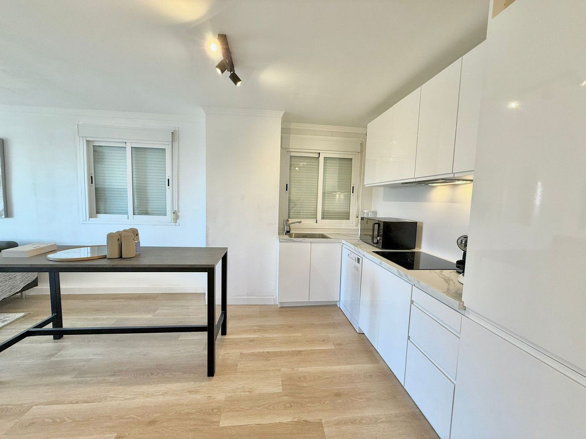 Se vende Apartamento Planta Media de 2 dormitorios en Costa Del Sol, Málaga, España
