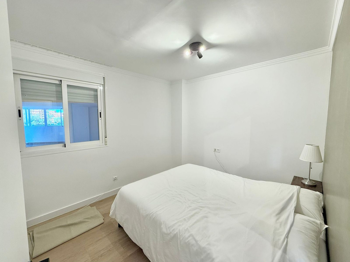 Se vende Apartamento Planta Media de 2 dormitorios en Costa Del Sol, Málaga, España