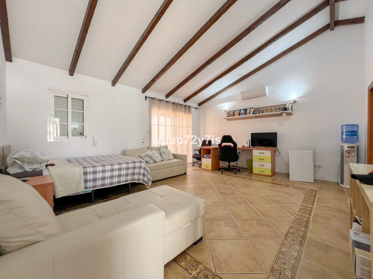 Se vende Pareada de 5 dormitorios en Costa Del Sol, Málaga, España