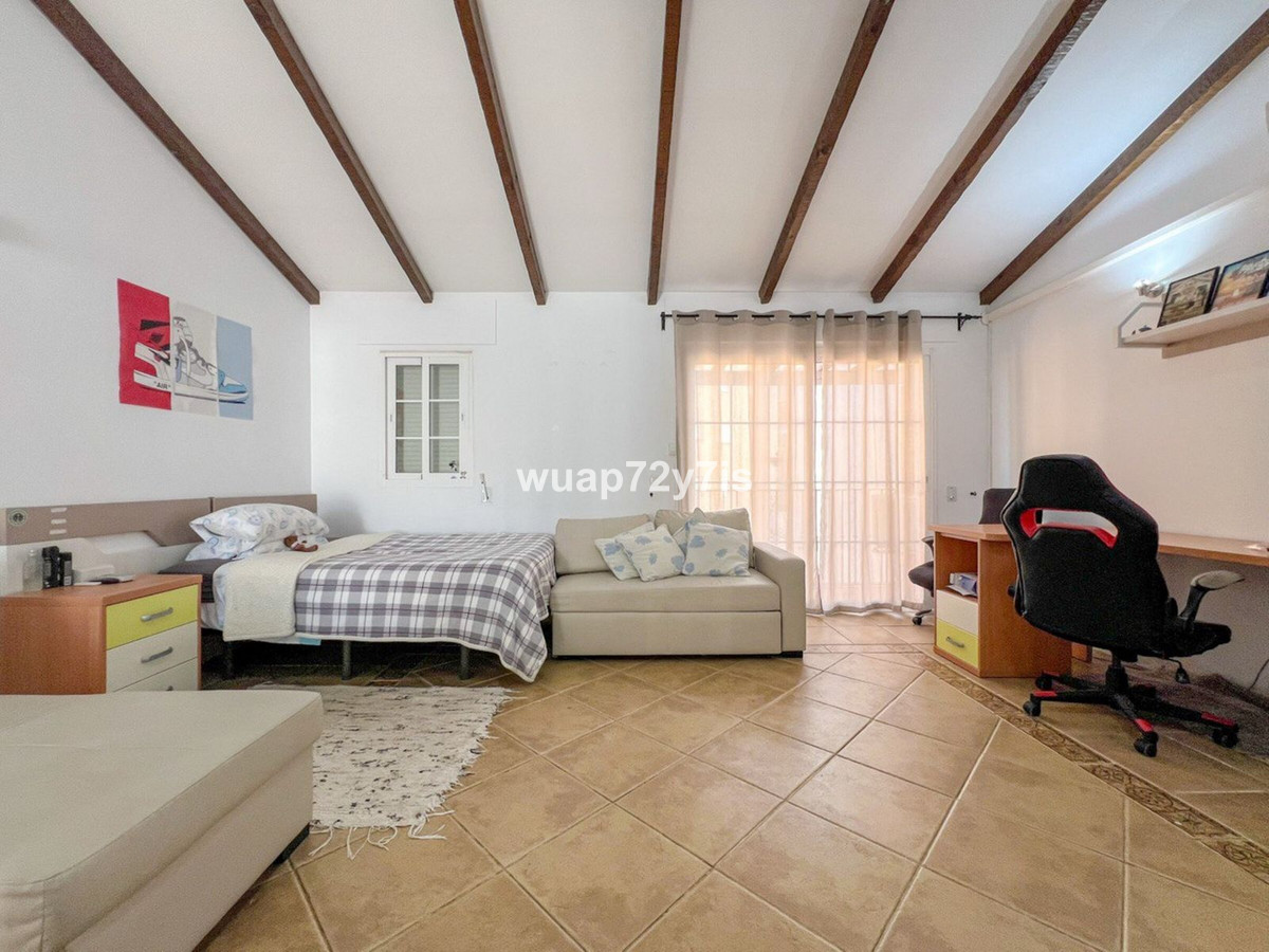 Se vende Pareada de 5 dormitorios en Costa Del Sol, Málaga, España