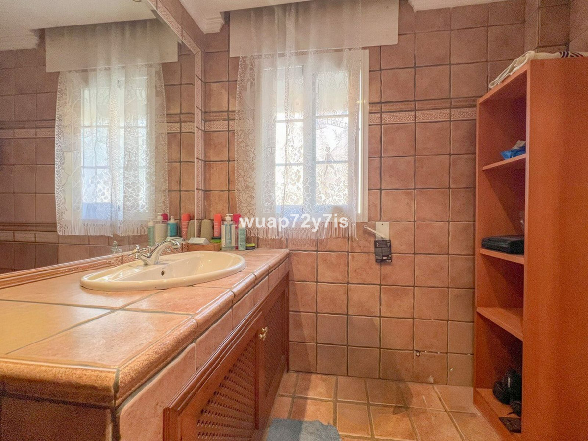 Se vende Pareada de 5 dormitorios en Costa Del Sol, Málaga, España