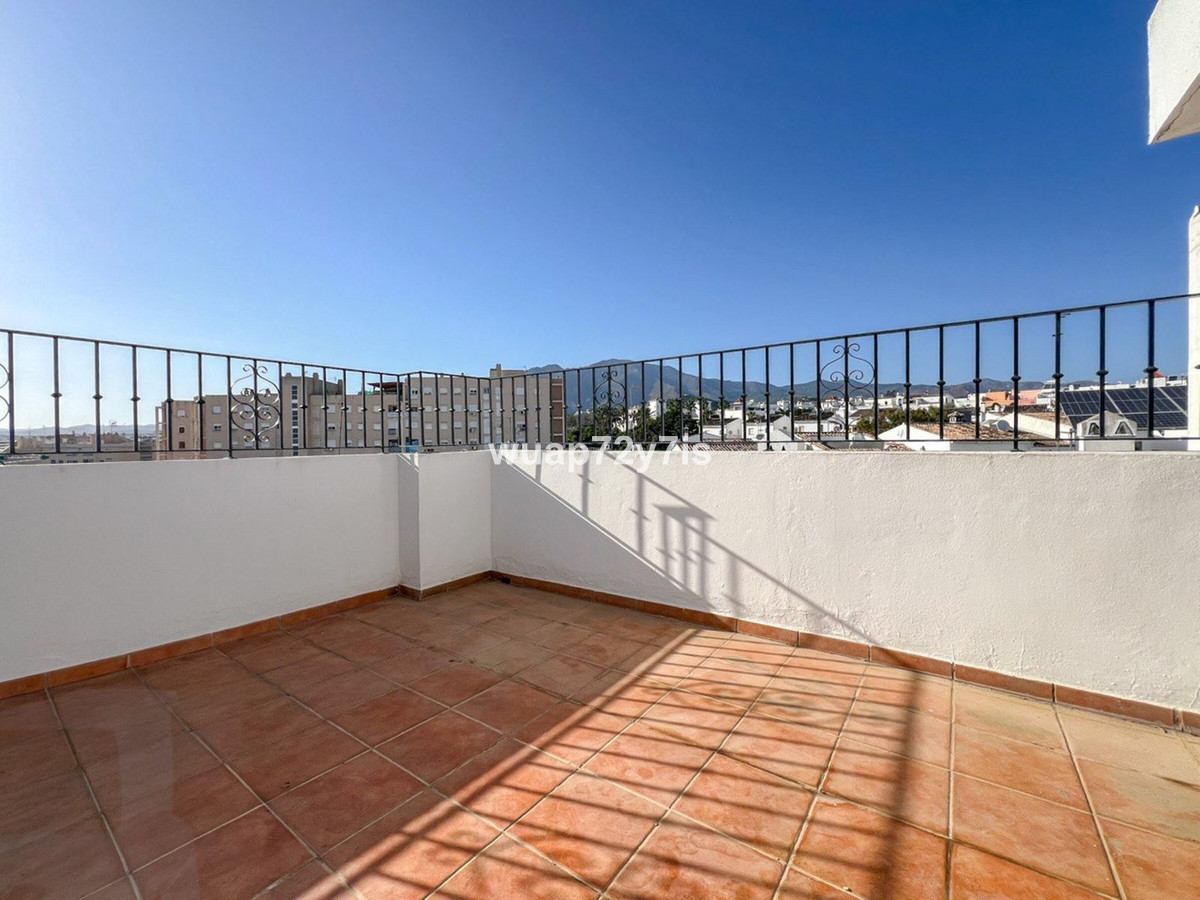 Se vende Pareada de 5 dormitorios en Costa Del Sol, Málaga, España