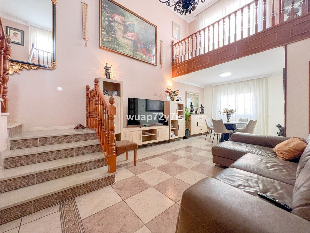 Se vende Pareada de 5 dormitorios en Costa Del Sol, Málaga, España
