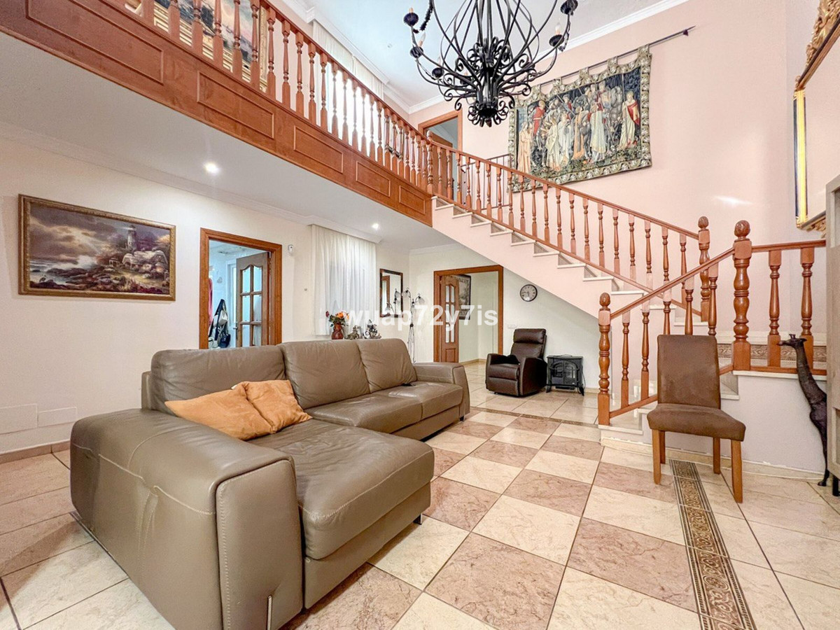 Se vende Pareada de 5 dormitorios en Costa Del Sol, Málaga, España