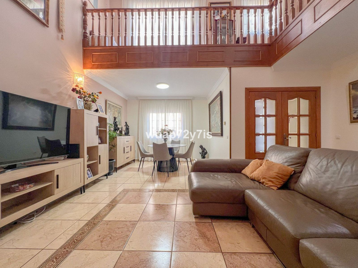 Se vende Pareada de 5 dormitorios en Costa Del Sol, Málaga, España