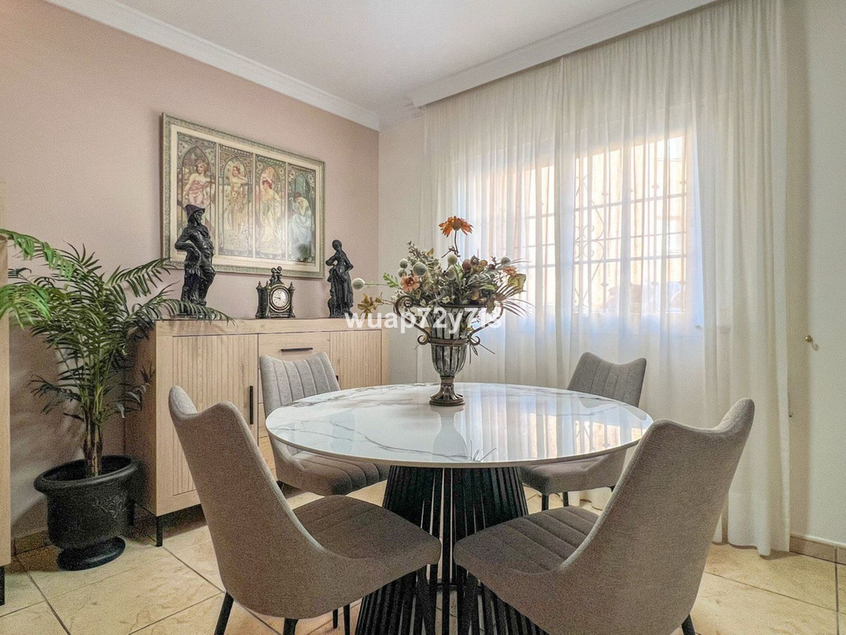 Se vende Pareada de 5 dormitorios en Costa Del Sol, Málaga, España