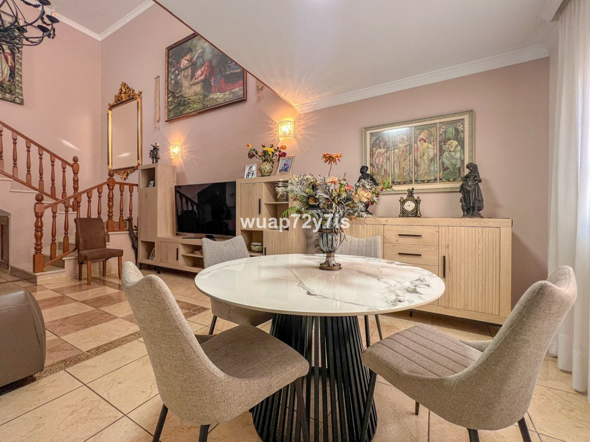 Se vende Pareada de 5 dormitorios en Costa Del Sol, Málaga, España