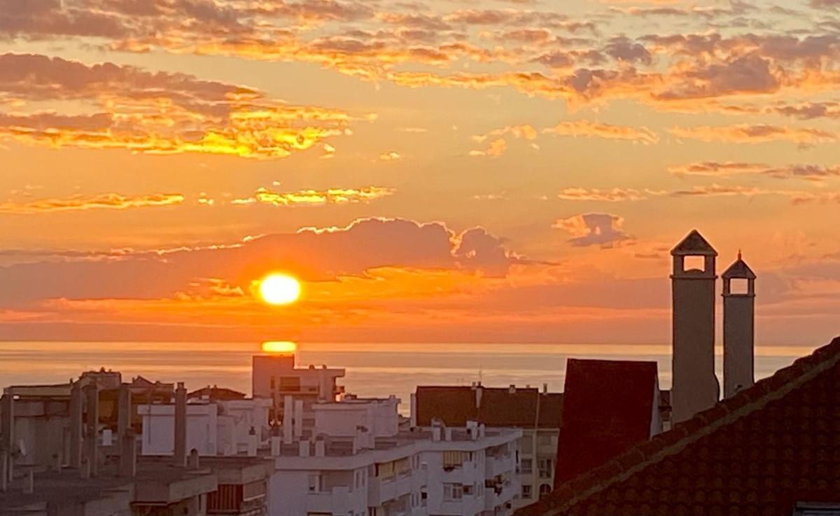 4 Bed Apartment for sale in Fuengirola Costa Del Sol, Málaga, Spain