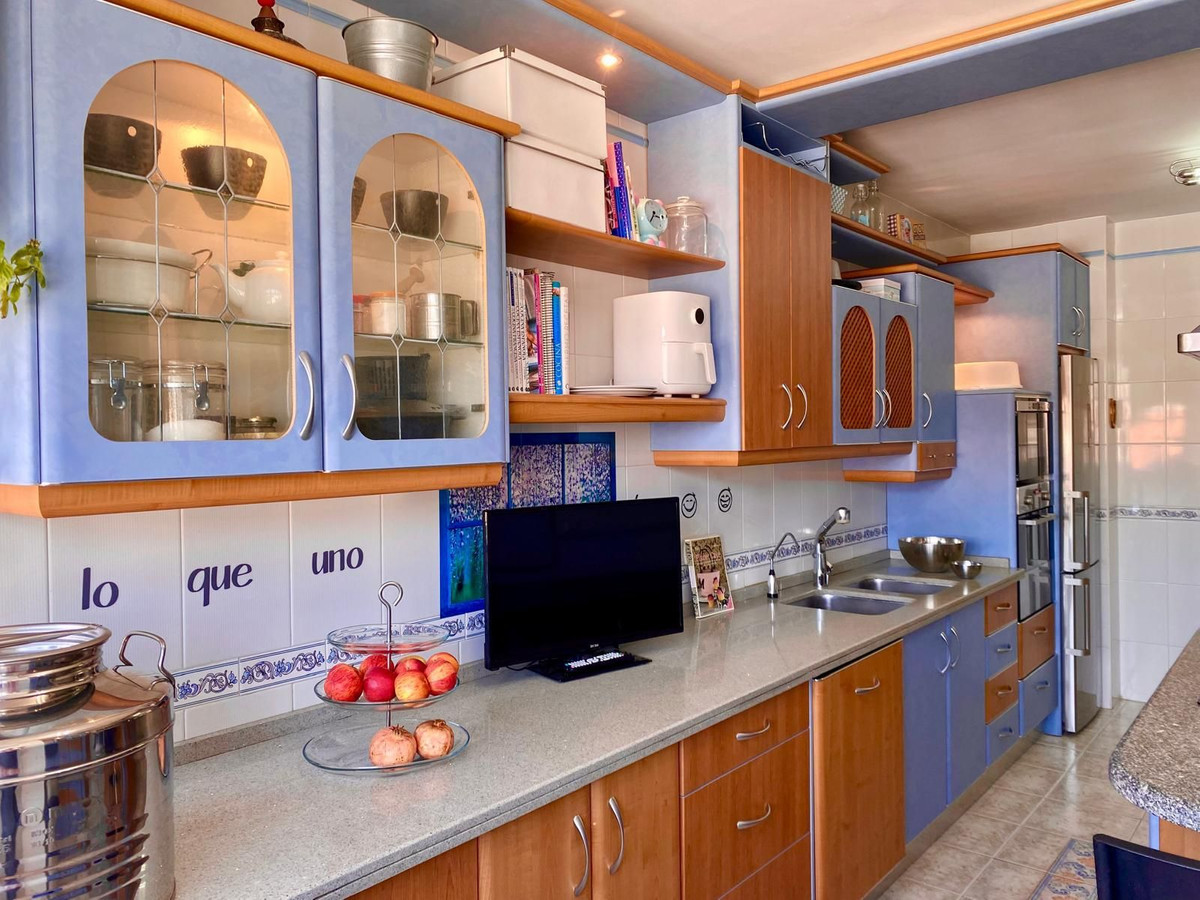 4 Bed Apartment for sale in Fuengirola Costa Del Sol, Málaga, Spain