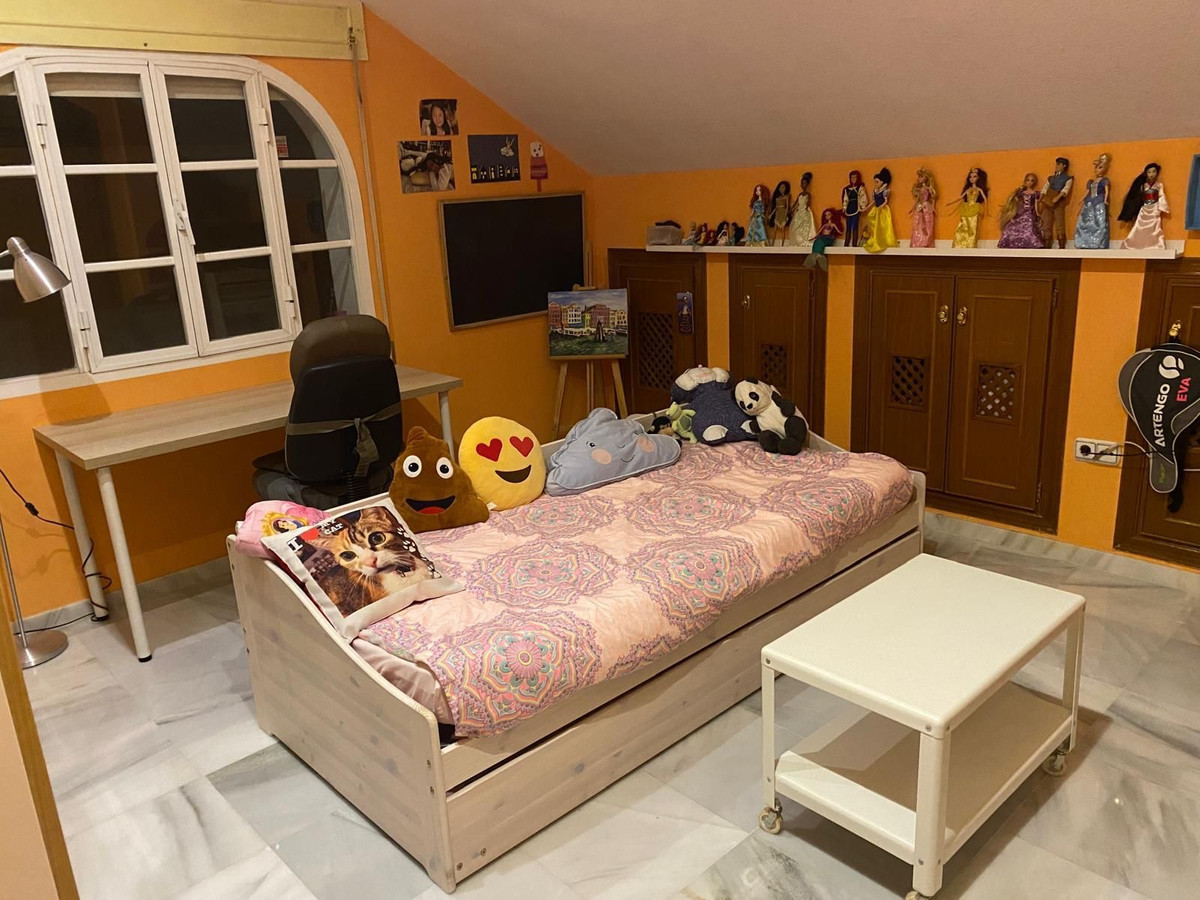 4 Bed Apartment for sale in Fuengirola Costa Del Sol, Málaga, Spain