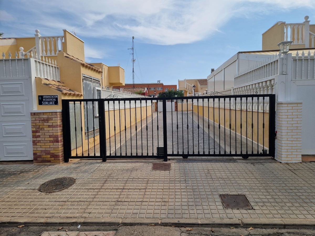 3 Bed Townhouse for sale in Torrevieja Costa Blanca, Alicante, Spain