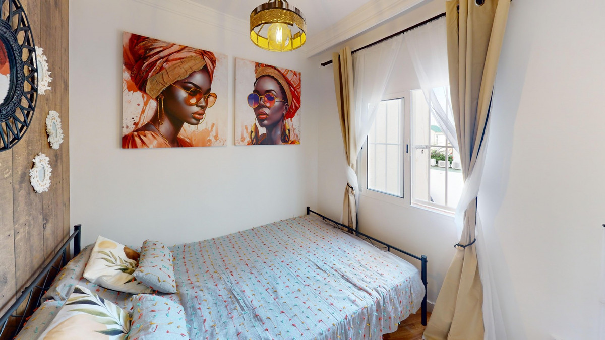 Se vende Apartamento Planta Media de 2 dormitorios en Costa Del Sol East, Málaga, España