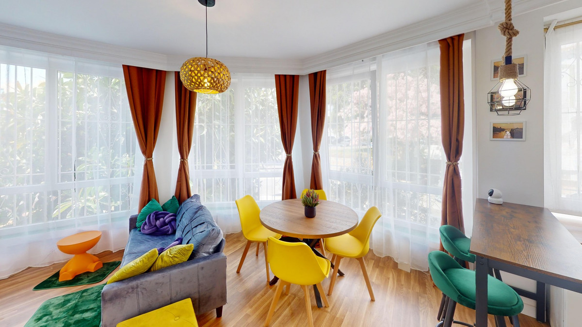 Se vende Apartamento Planta Media de 2 dormitorios en Costa Del Sol East, Málaga, España