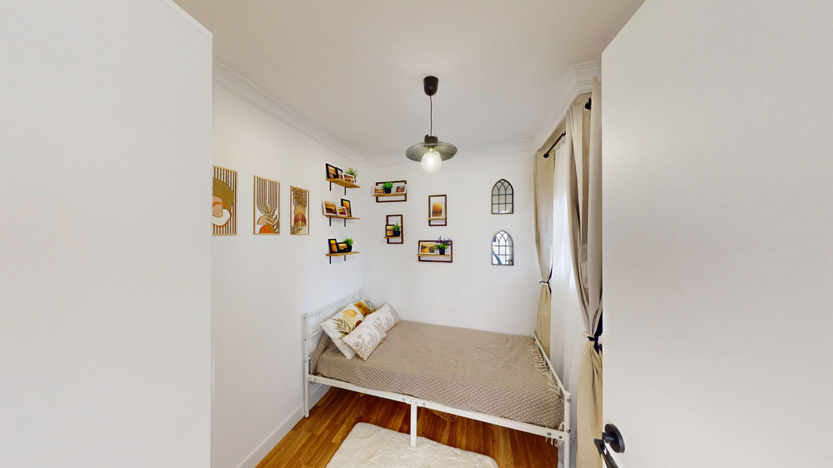Se vende Apartamento Planta Media de 2 dormitorios en Costa Del Sol East, Málaga, España