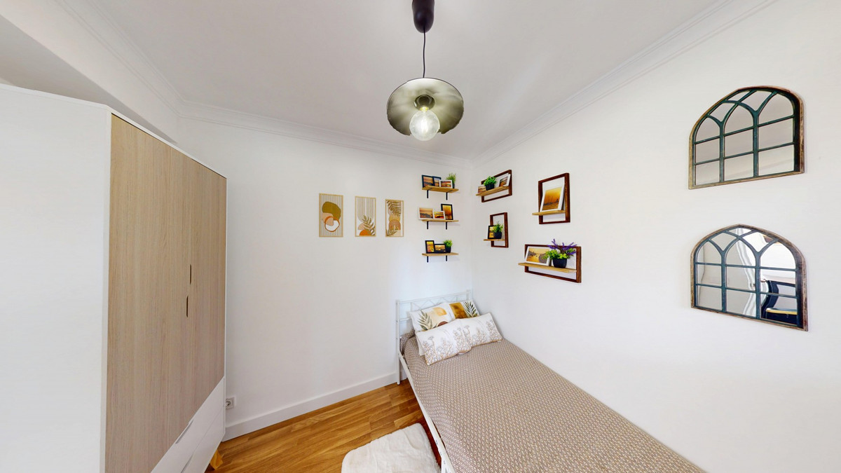 Se vende Apartamento Planta Media de 2 dormitorios en Costa Del Sol East, Málaga, España