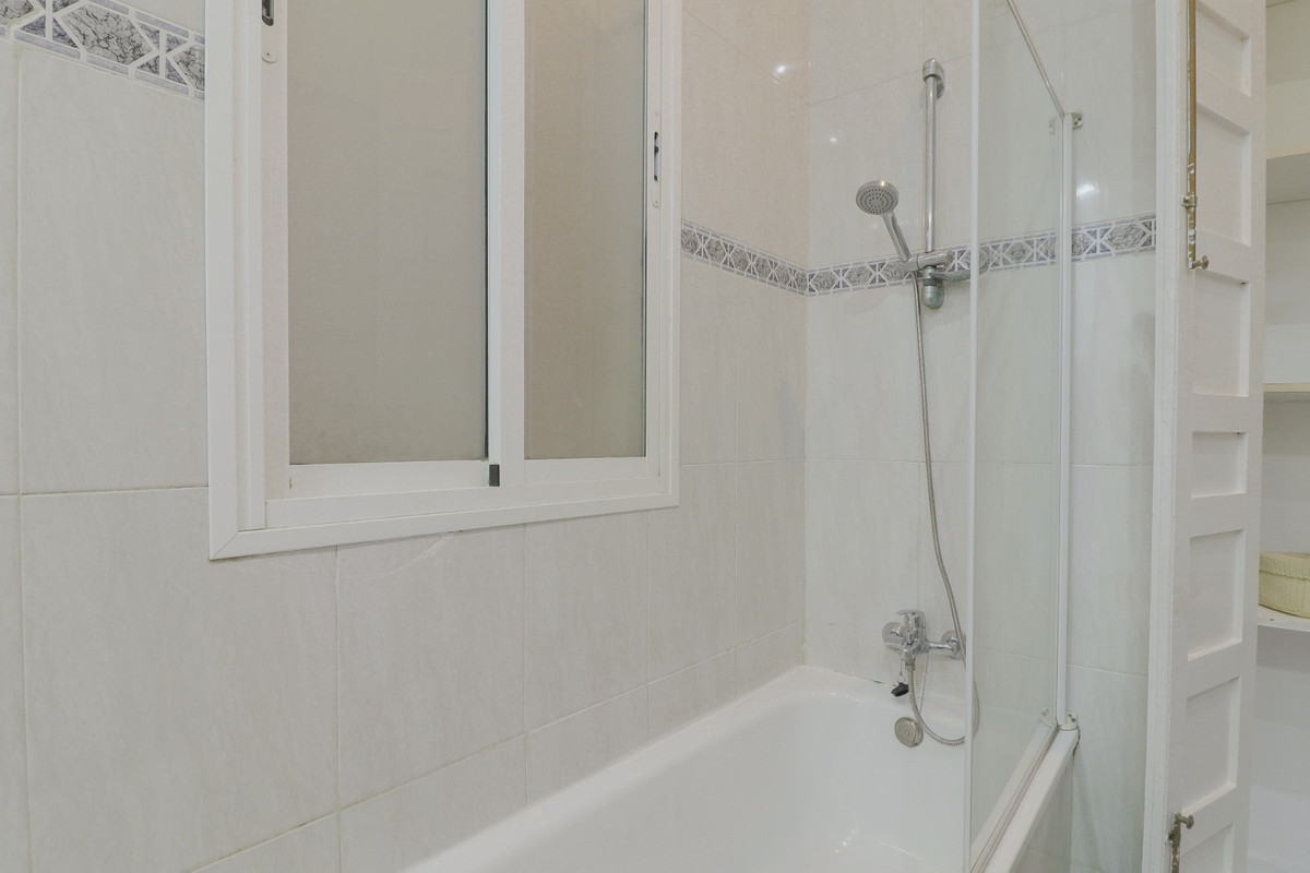 5 Bed Apartment for sale in Málaga Costa Del Sol, Málaga, Spain