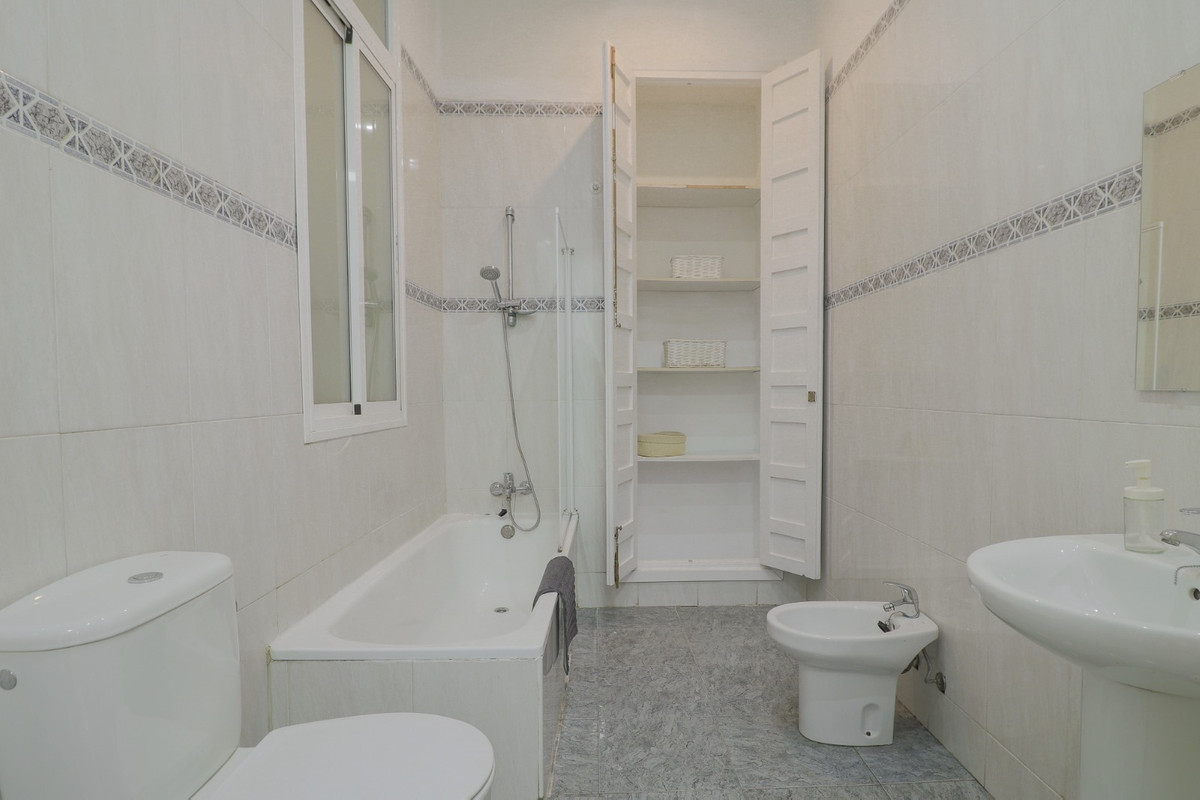 5 Bed Apartment for sale in Málaga Costa Del Sol, Málaga, Spain