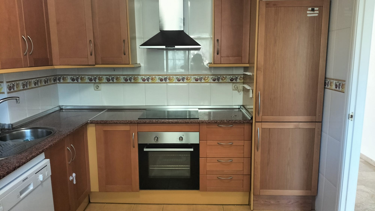 2 Bed Apartment for sale in Nueva Andalucía Costa Del Sol, Málaga, Spain