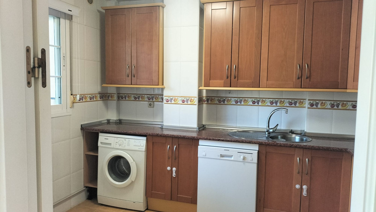 2 Bed Apartment for sale in Nueva Andalucía Costa Del Sol, Málaga, Spain