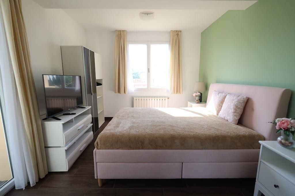 4 Bed Townhouse for sale in Cabo Roig Costa Blanca, Alicante, Spain
