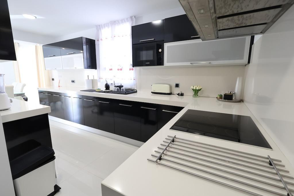4 Bed Townhouse for sale in Cabo Roig Costa Blanca, Alicante, Spain