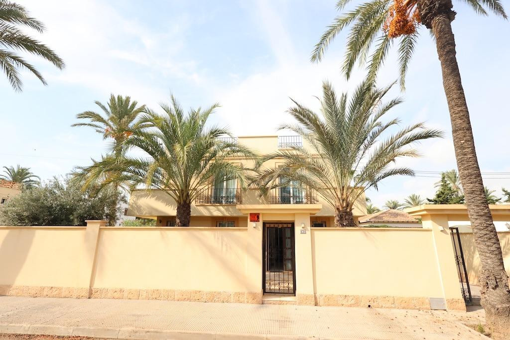 4 Bed Townhouse for sale in Cabo Roig Costa Blanca, Alicante, Spain