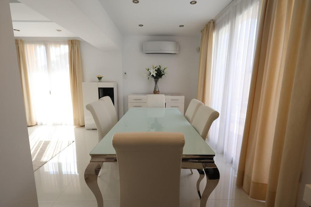 4 Bed Townhouse for sale in Cabo Roig Costa Blanca, Alicante, Spain