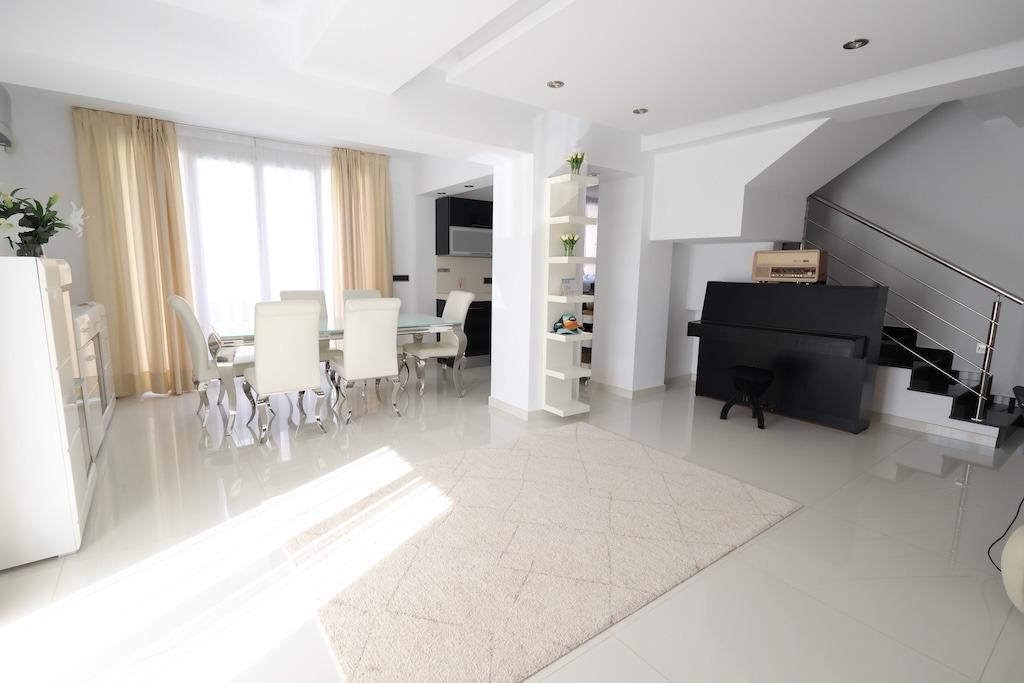 4 Bed Townhouse for sale in Cabo Roig Costa Blanca, Alicante, Spain